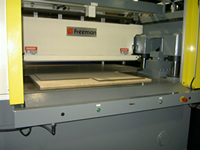 Foam rubber, foam plastics die cutting machine